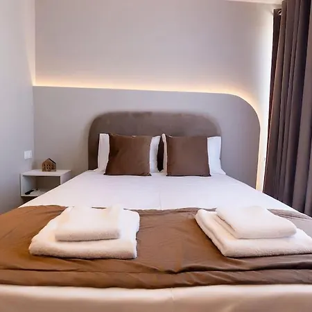 Luxury 6,2 Apartment Larissa